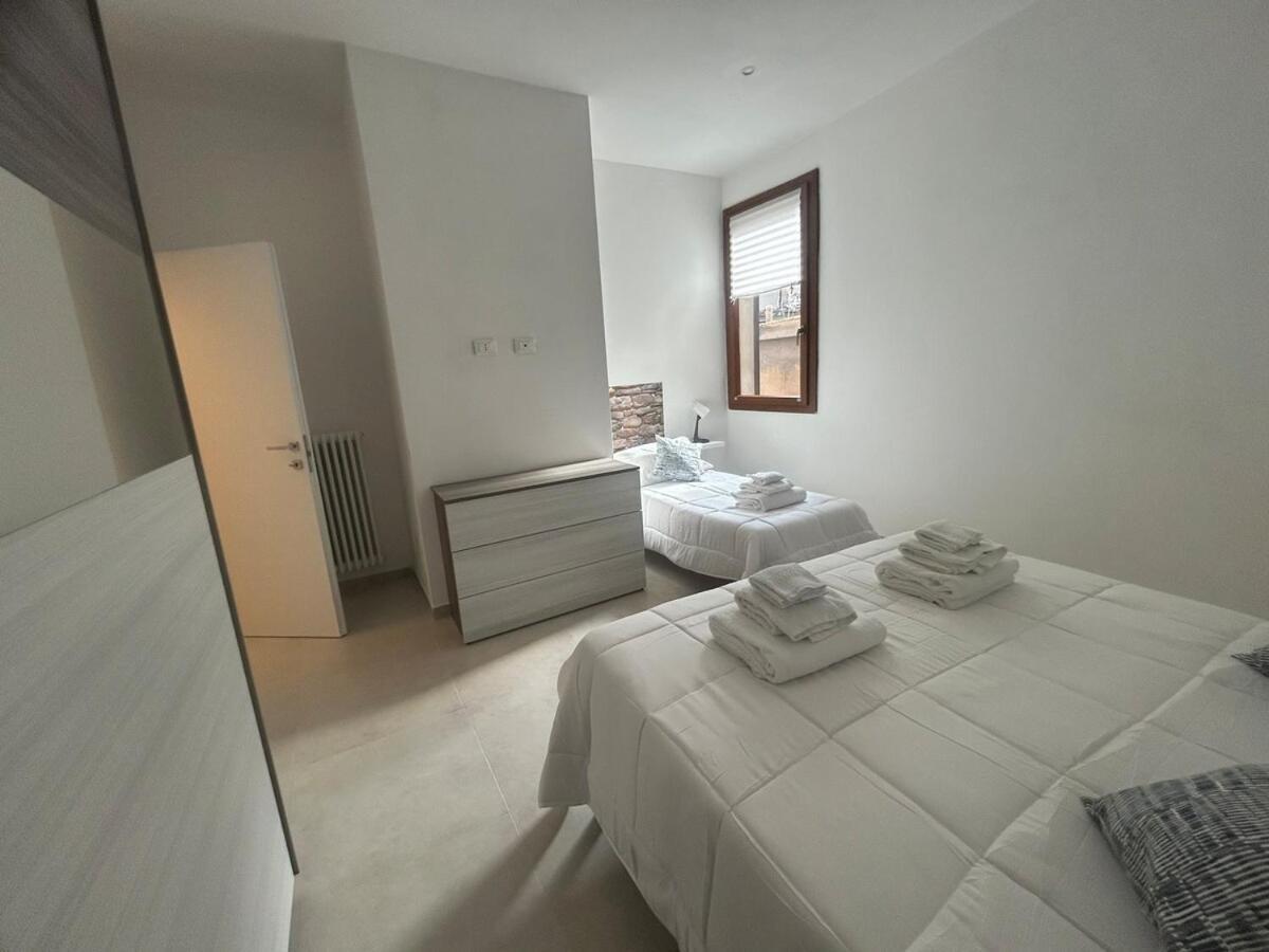 Carradori 2 Apartment-Historic Center-Autodromo อิโมลา ภายนอก รูปภาพ